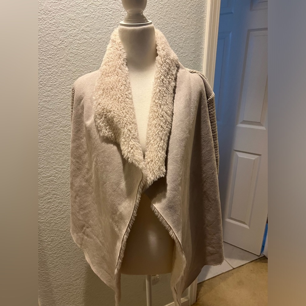 New Philosophy XS Beige with tags attached